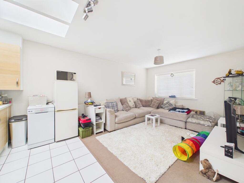 Apartment in Rochester - View 3