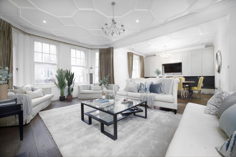 Main image of property: OAKWOOD COURT, ABBOTSBURY ROAD, KENSINGTON, LONDON, W14 8JT