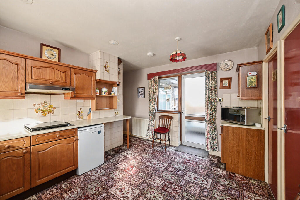 House in Rugby, Eastlands - More