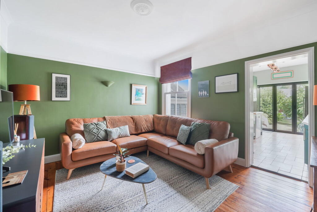 House in Reigate and Banstead, Surrey - View 2