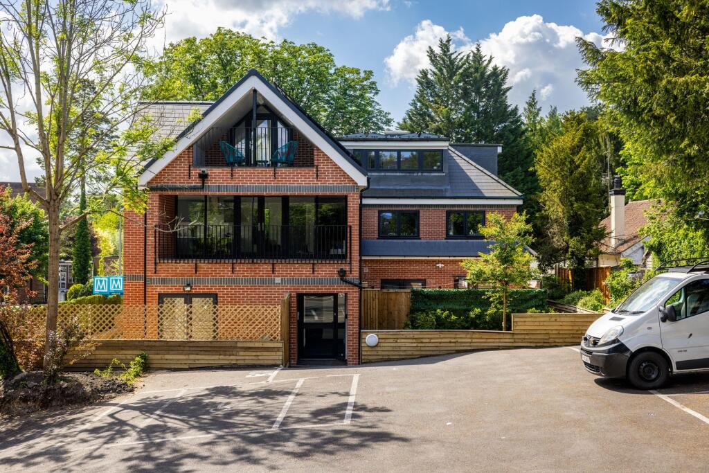 Main image of property: Whyteleafe Hill, Whyteleafe, CR3