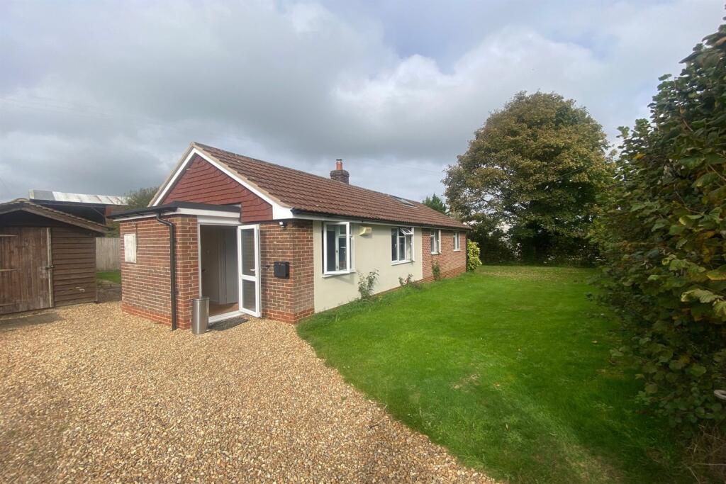 Main image of property: Froxfield, Petersfield, GU32