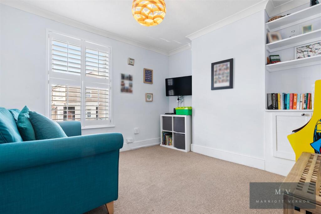 House in London, Waddon - View 4