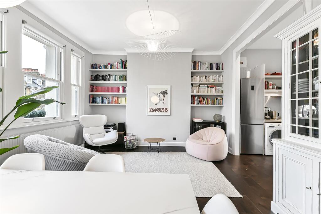 Apartment in London - View 3