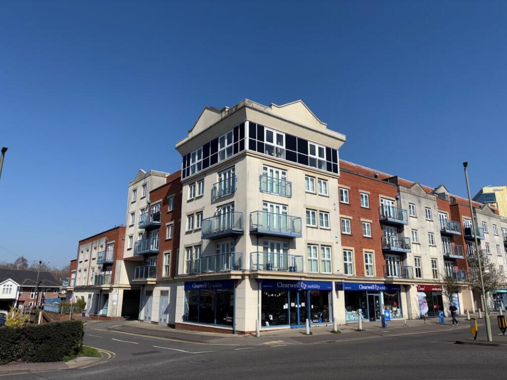 Main image of property: Flat 29 Metro Apartments, 101 Goldsworth Road, Woking, Surrey, GU21 6LF