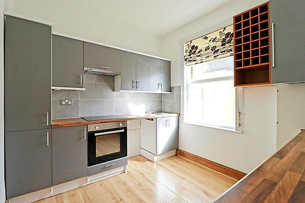Apartment in Southend-on-Sea, Essex - View 3