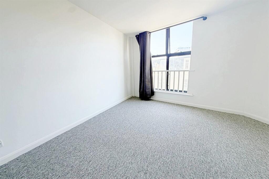 Apartment in Bournemouth - View 2