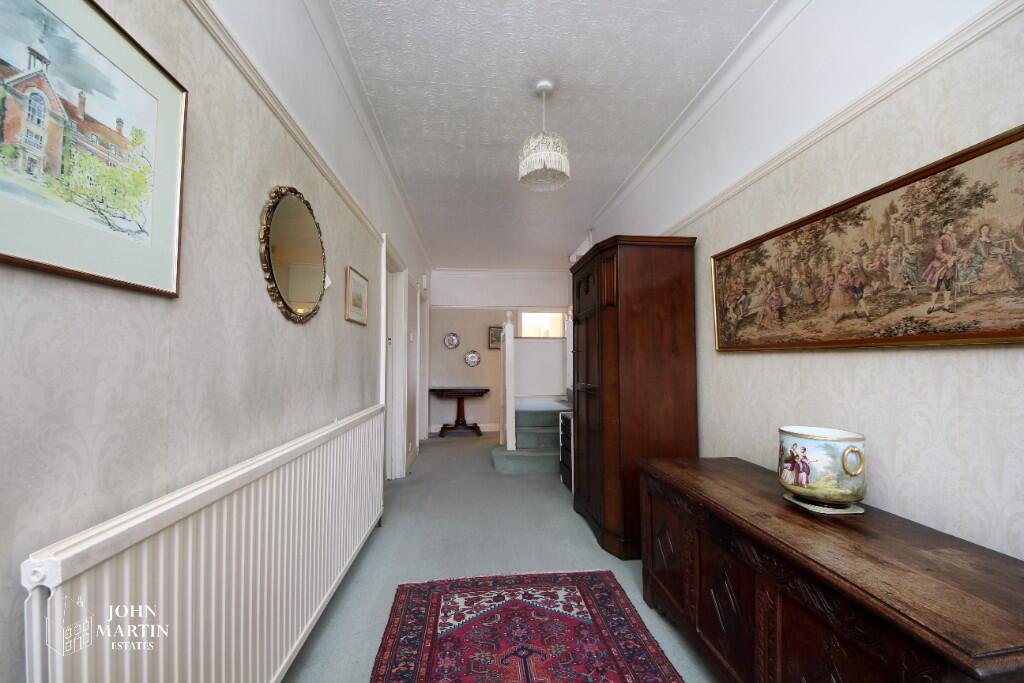 Kent Avenue, London, W13 photo 2