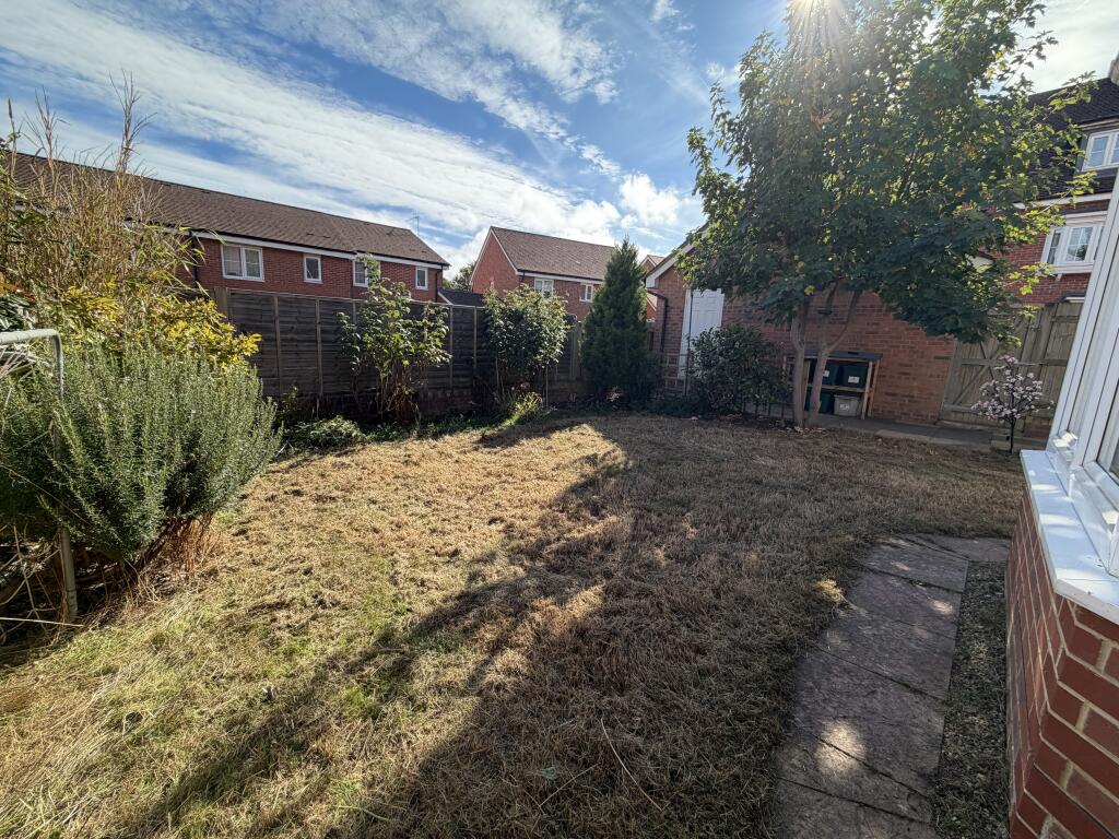 Pryor Close, Reading, RG31 photo 4