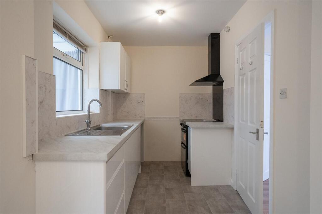 House in Birmingham, West Midlands - More