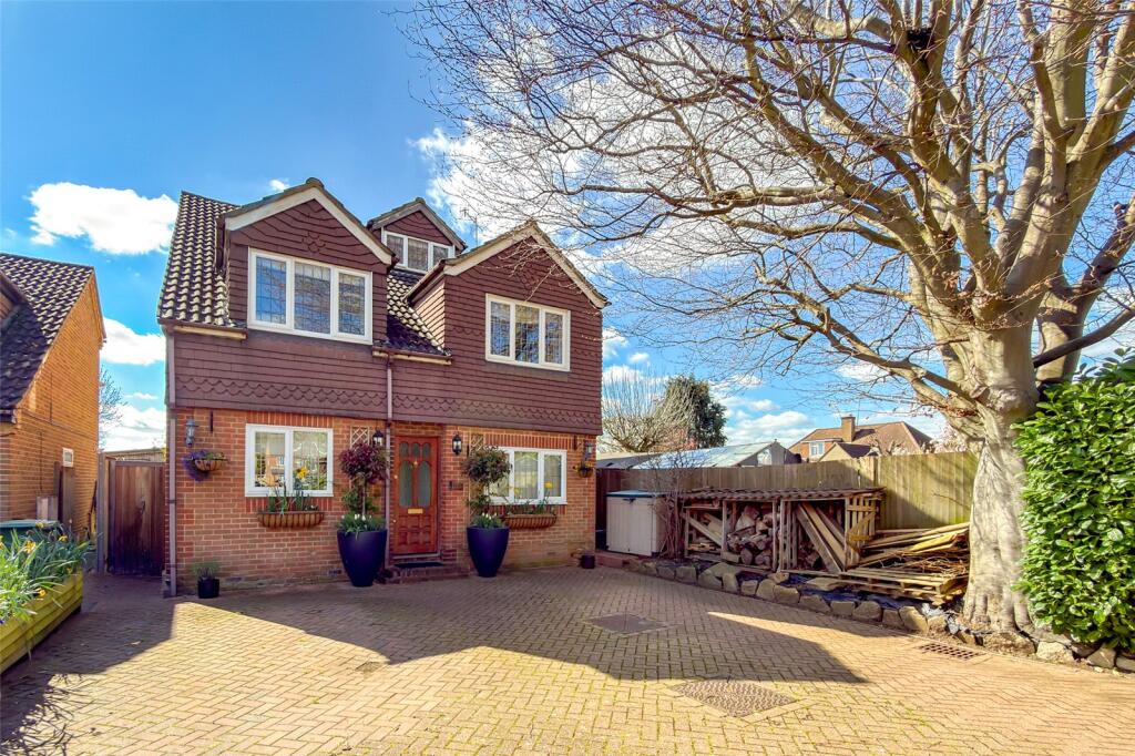 Magnolia Close, Park Street, St. Albans, Hertfordshire, AL2