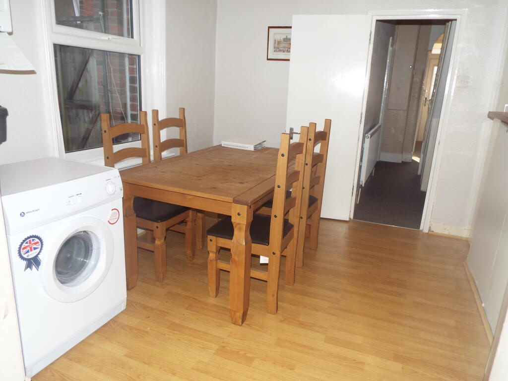 House in Southampton - View 4