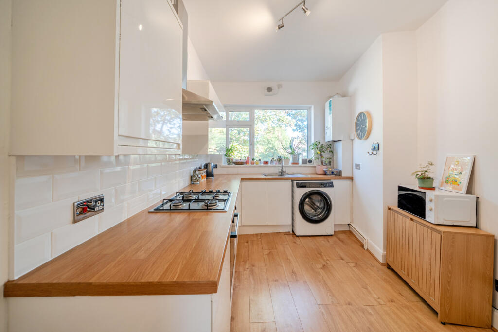 Apartment in London - View 5