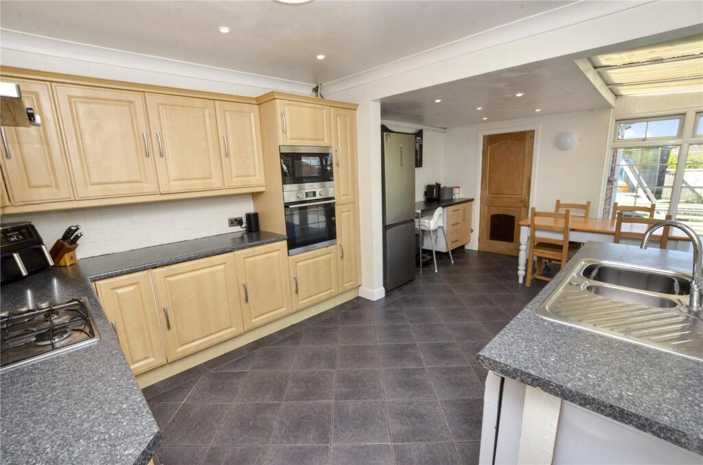 House in Ferndown, West Moors - View 4