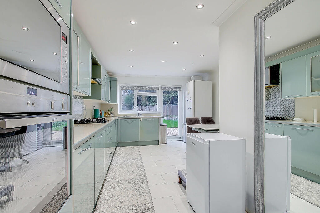 House in London - View 5