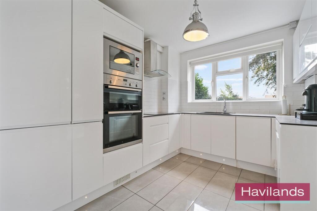 Apartment in London - View 5