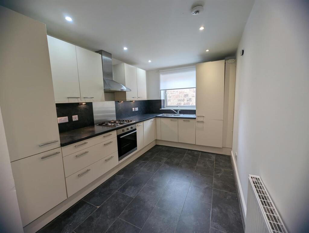 Apartment in Paisley, Inverclyde - View 5