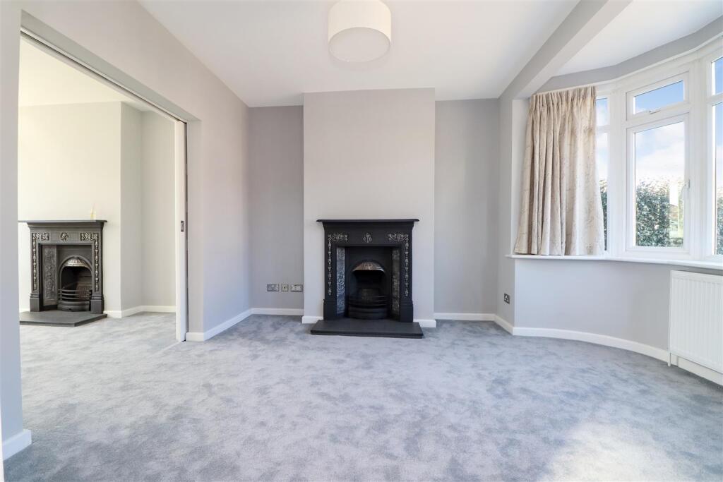 House in Horsham, New Town - View 2
