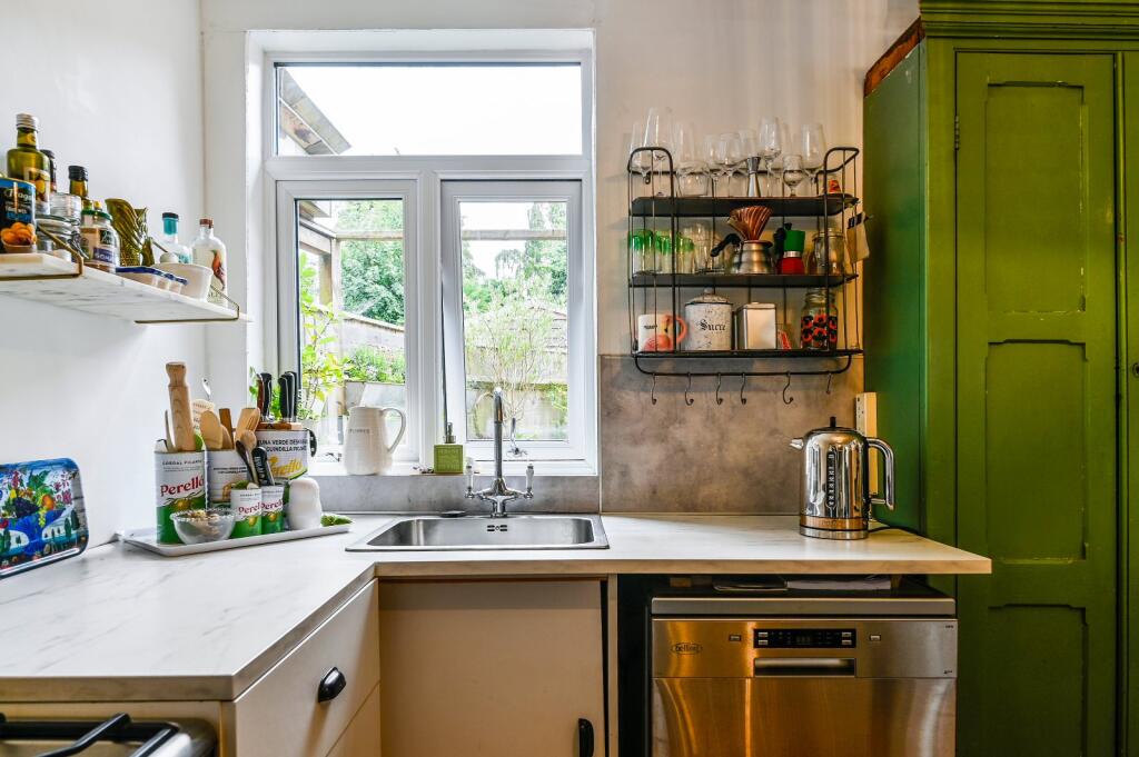 24 Ashford Road photo 5