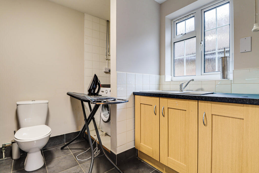 Additional image 6 of New Fiddlers Hill, Harpenden, AL5