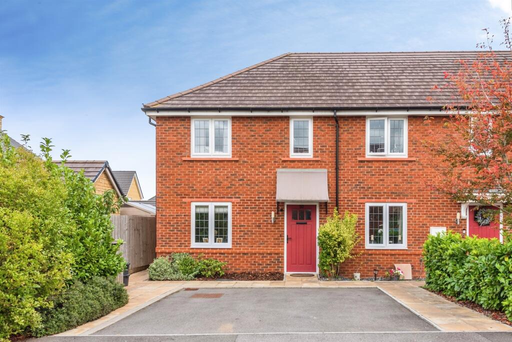 3-bed terraced on Parker Close, Brize Norton, Carterton, £335,000