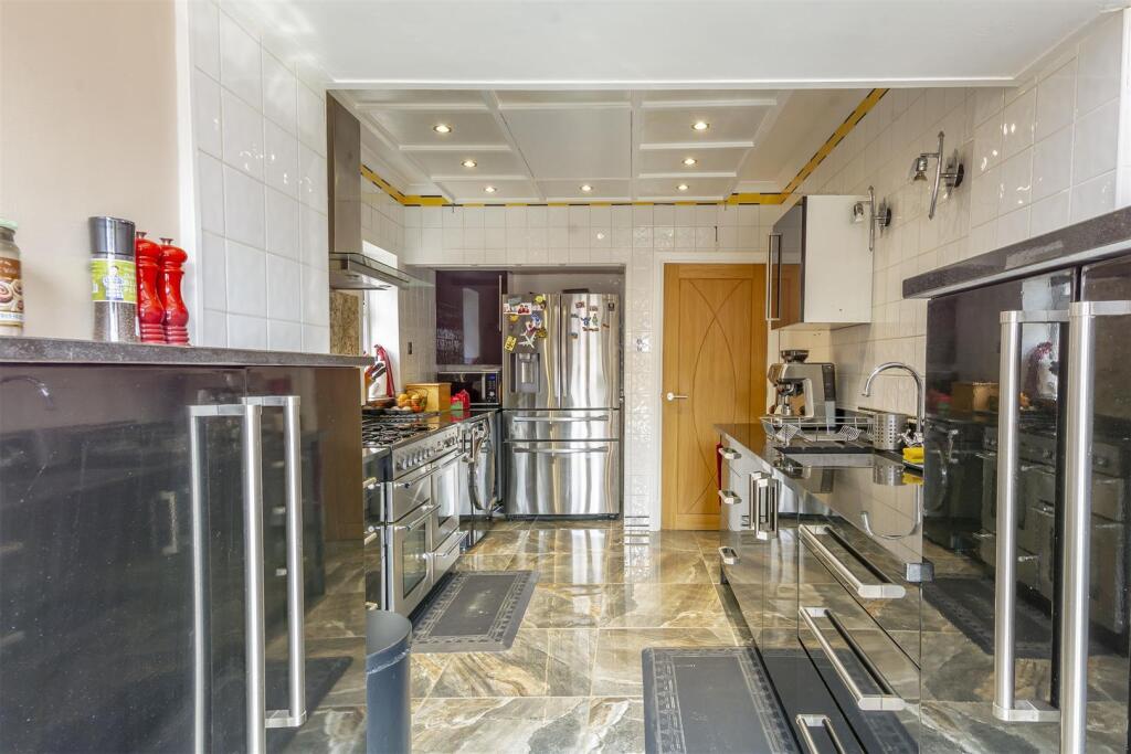 House in Nottingham, Beeston - More