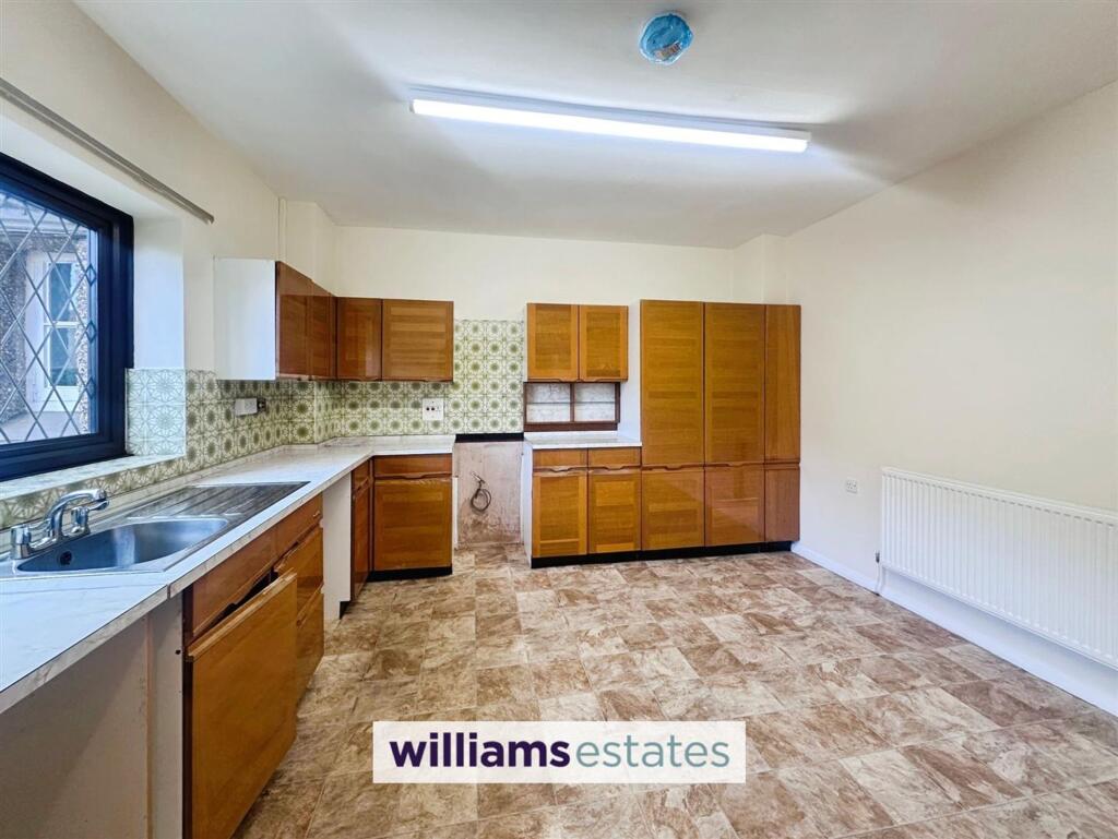 Elwy Avenue, Dyserth, LL18 photo 2