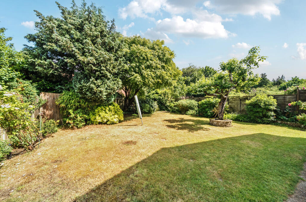 House in Waverley, Crownpits, Godalming - View 4