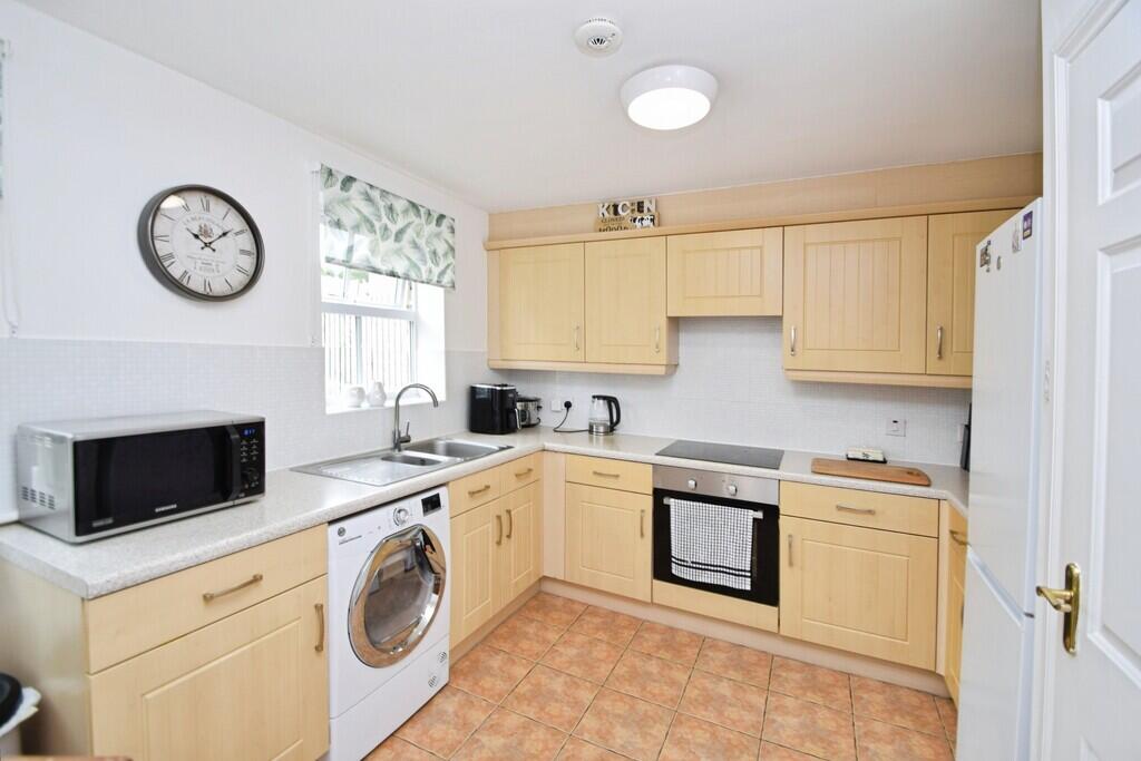 House in Bradford, Keighley - View 5