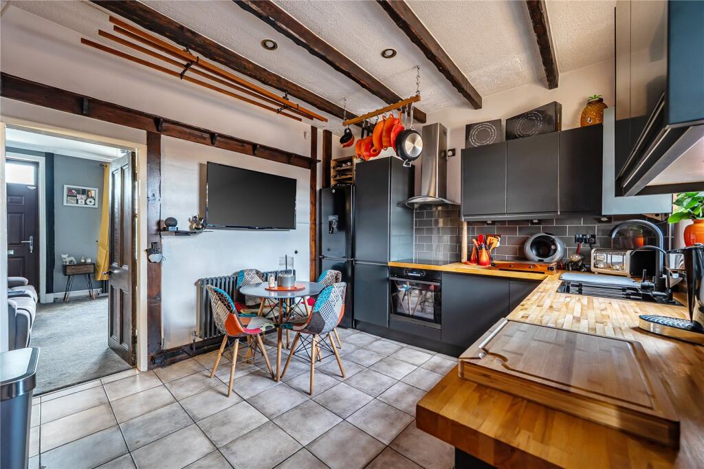 House in Leeds, Howlett Cross - View 4