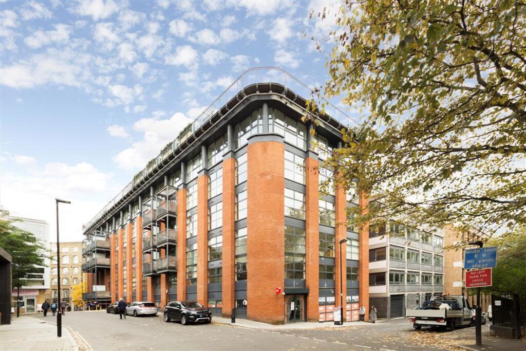 Main image of property: Britton Street, Farringdon