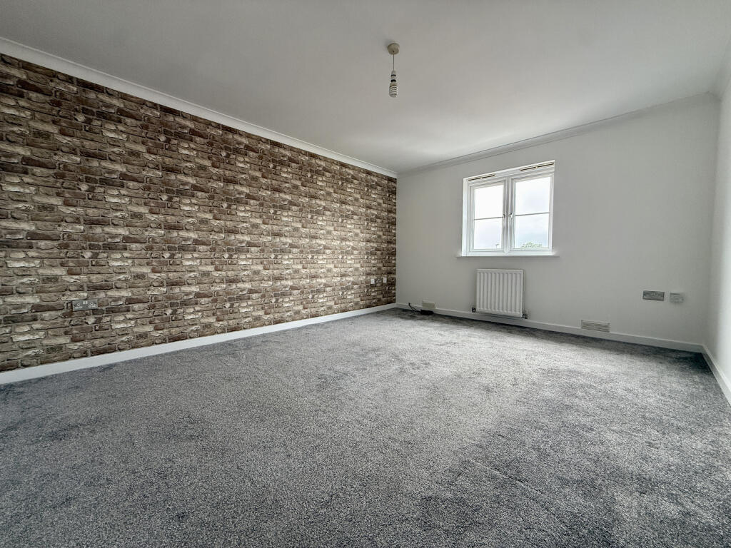 Apartment in Taunton - View 2