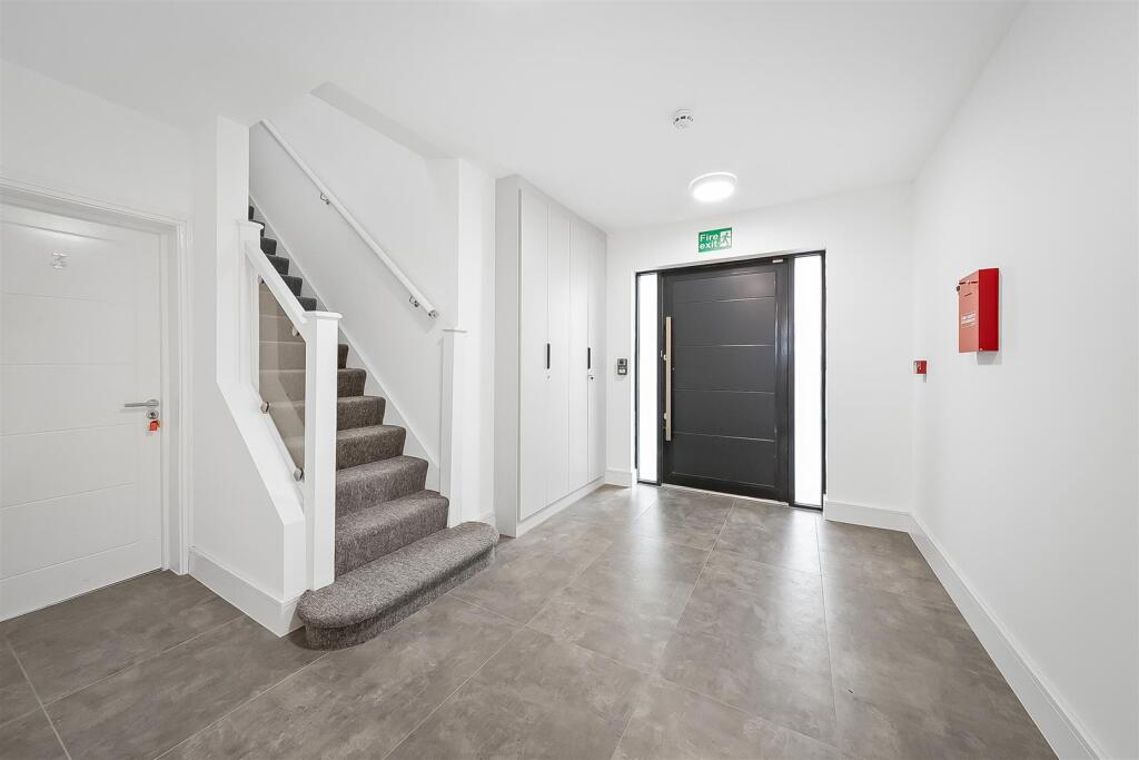 Apartment in London - View 2