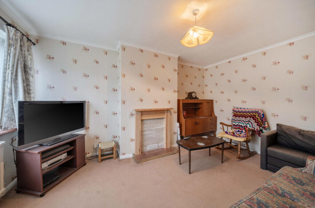 Highfield Path, Farnborough, Hampshire, GU14 - View 4