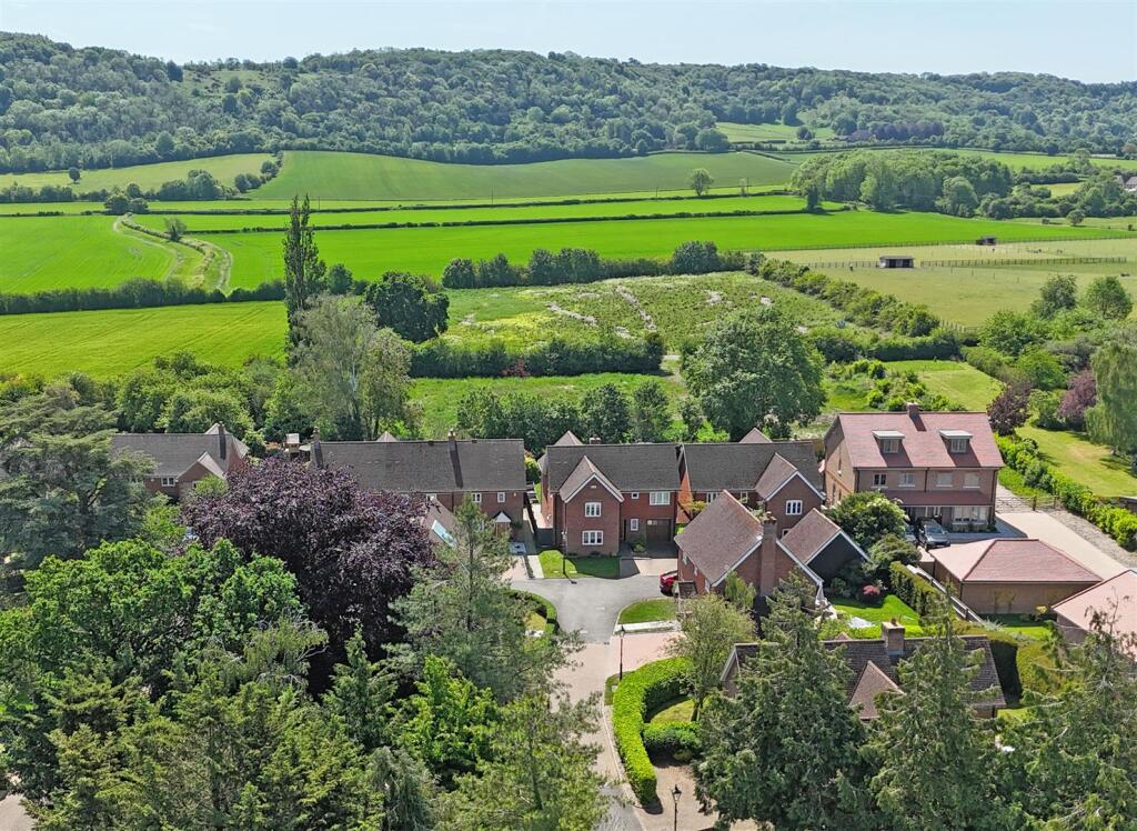 Main image of property: Hernes Oak, Chinnor