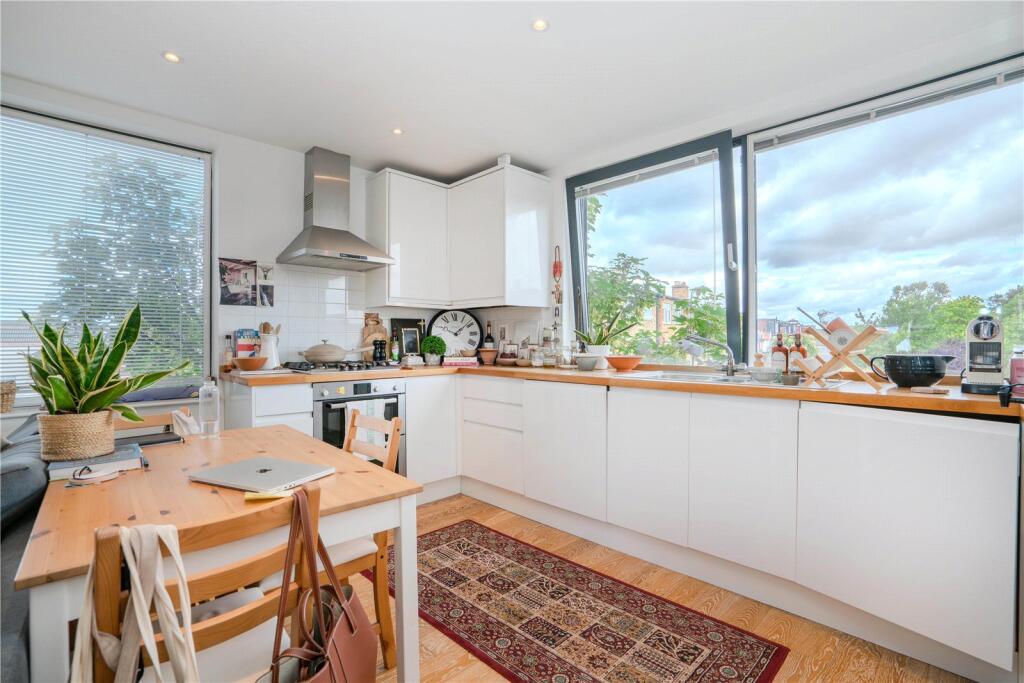 Apartment in Twickenham - View 3