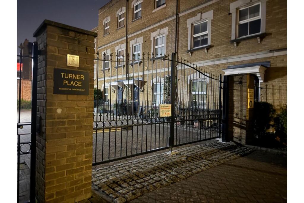 House in London - View 4