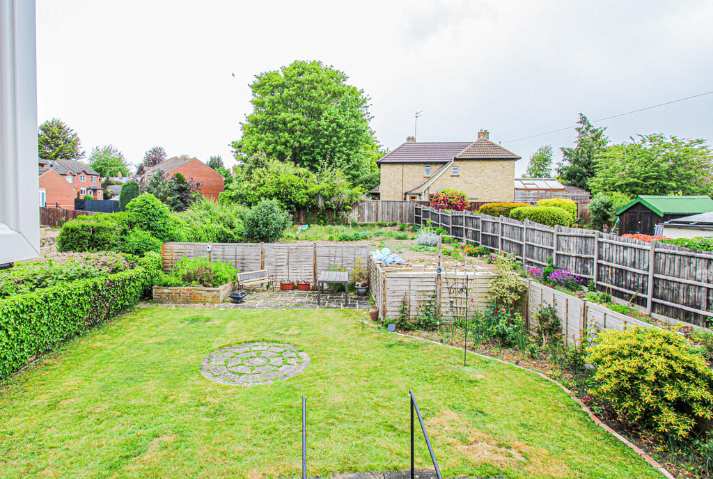 House in Irthlingborough, North Northamptonshire - View 3