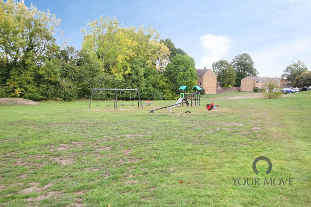 Apartment in Dacorum, Hertfordshire - View 5