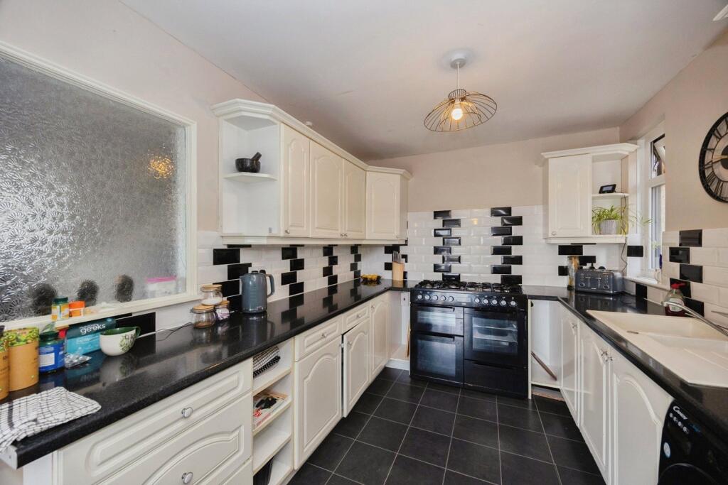 House in Portsmouth - View 3