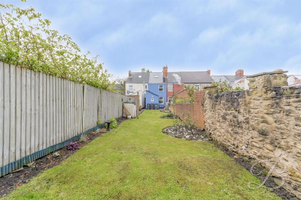 2-bed terraced on St. Michaels Street, Sutton-In-Ashfield, £107,000