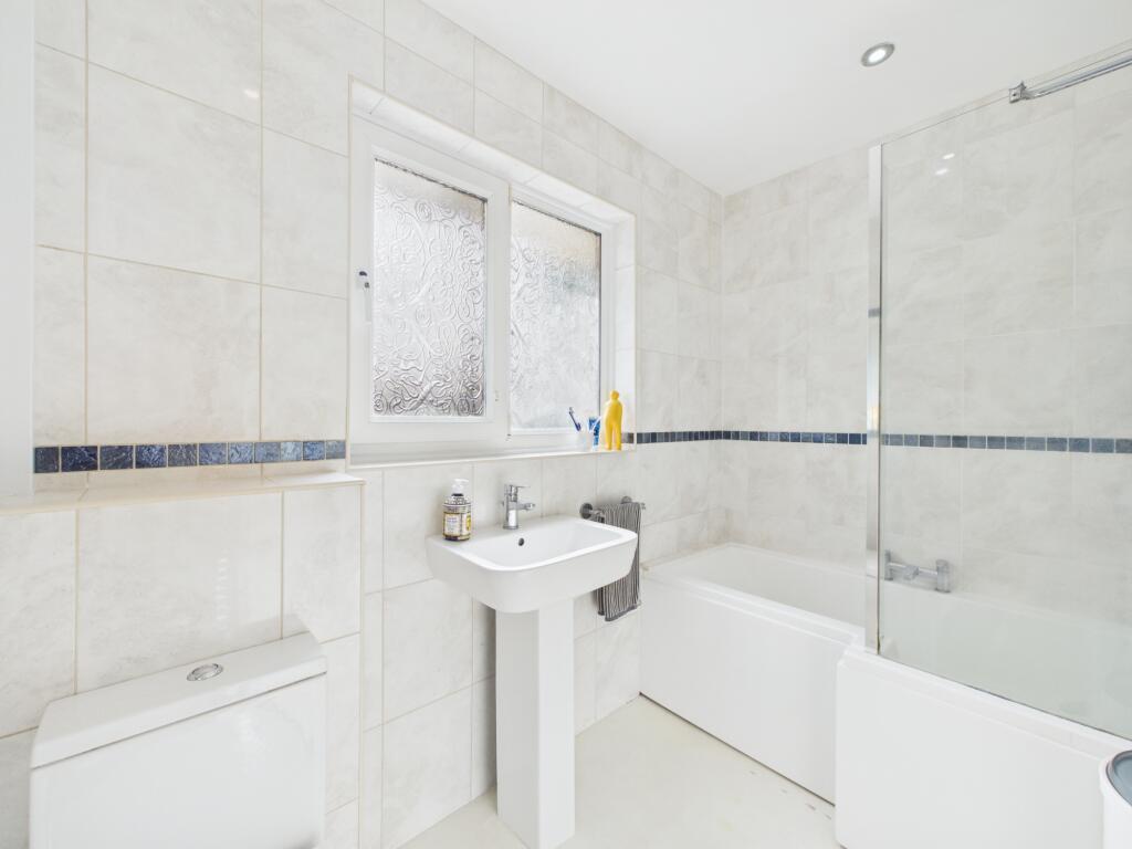 House in Horsham, North Heath, North Horsham - More