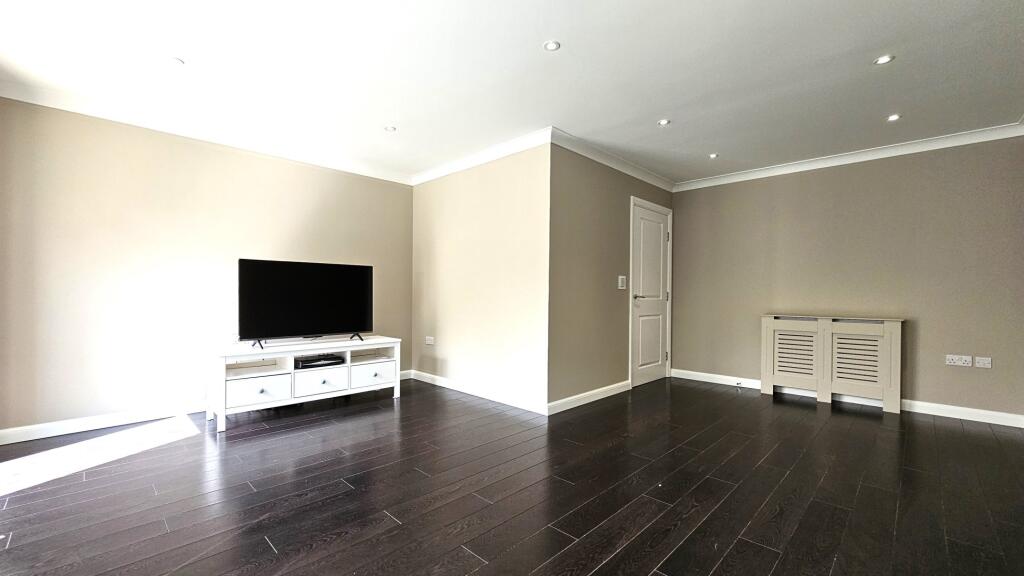 House in Dartford - View 2