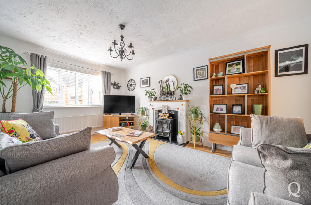 Recreation Way, Kemsley, Sittingbourne, Kent, ME10 photo 2