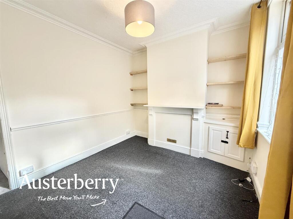House in Stoke-on-Trent - View 4