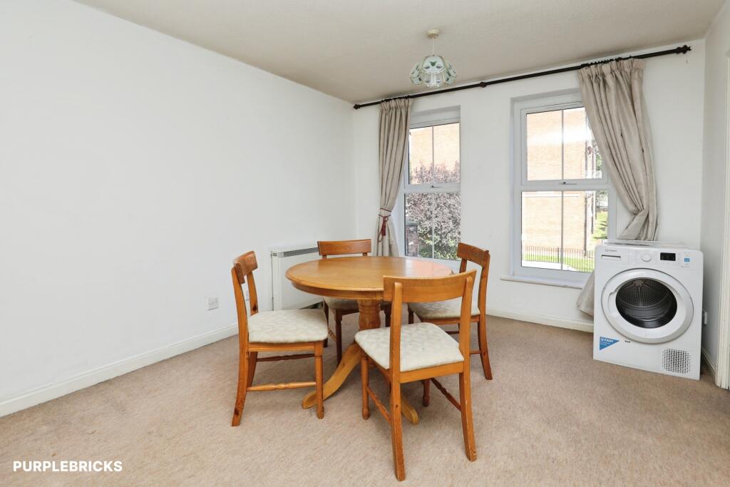 Apartment in Liverpool - More