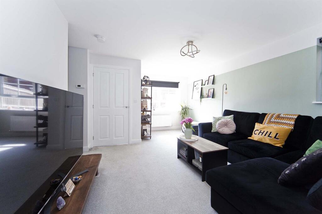 Barrington Close, Elwick Gardens, Hartlepool photo 4
