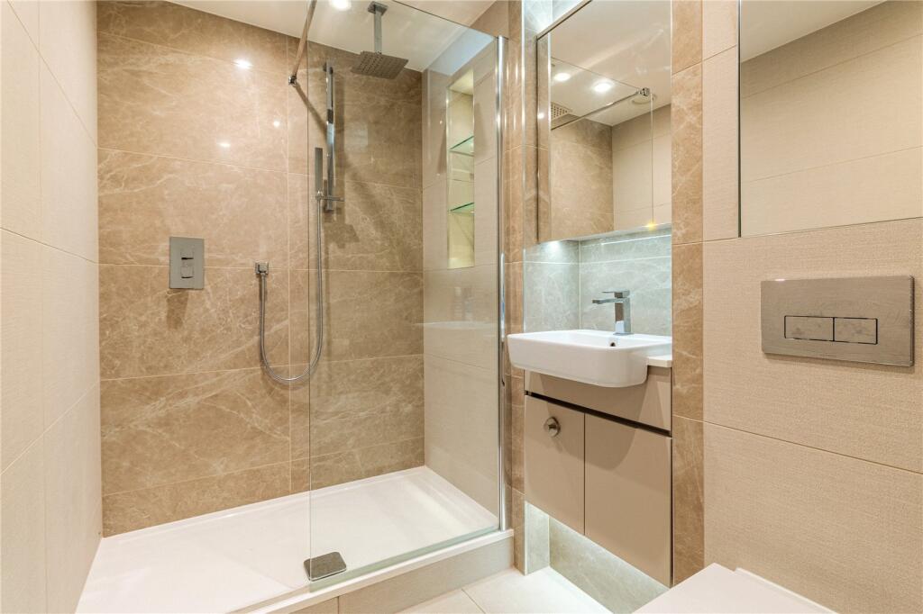 Apartment in London - View 5