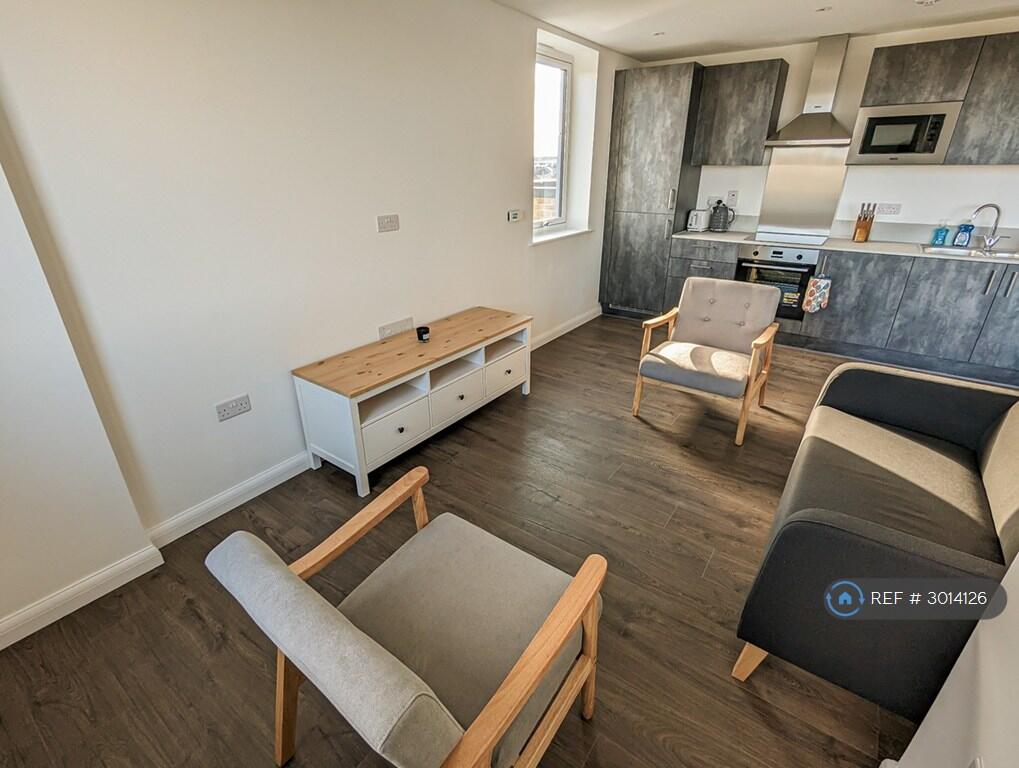 Apartment in Dartford, Kent - More