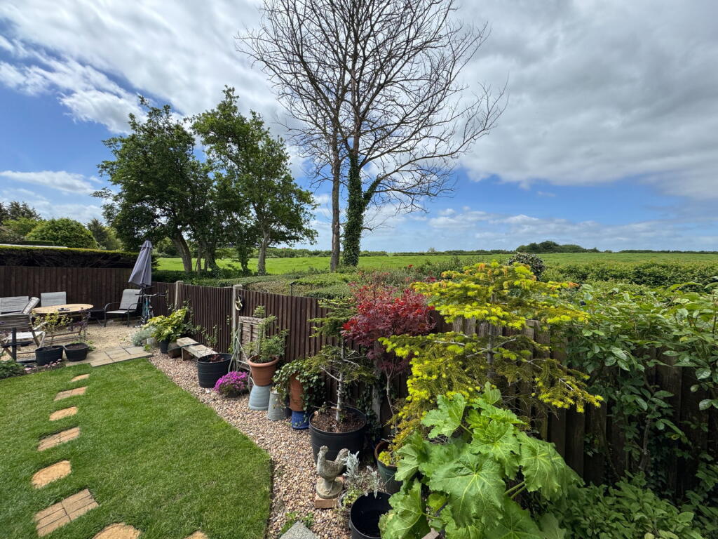 House in Edgcott, Charndon - More